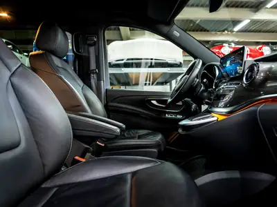 Mercedes-Benz V 250 d Extralang Avantgarde — Monospace premium diesel 190 ch, 33'000 km — Miniature 23