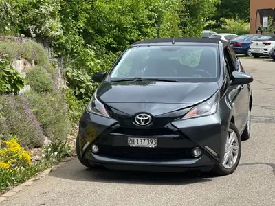 Toyota AYGO 2015 — Citadine fiable et économique, 79 700 km — Außenansicht