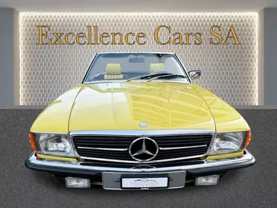 Mercedes-Benz SL 280 — Roadster légendaire 1982, 16 000 km d'origine, état exceptionnel — intérieur