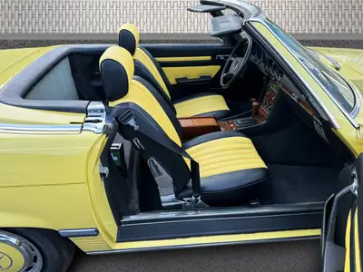 Mercedes-Benz SL 280 — Roadster légendaire 1982, 16 000 km d'origine, état exceptionnel — Miniature 13