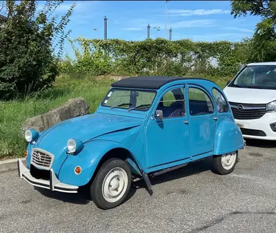 Citroën 2CV6 Cabriolet 1981 — L'icône française décapotable, kilométrage authentique — fianco