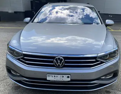 VW Passat Break 1.5 TSI Business DSG — Familiale polyvalente, 68'000 km seulement — côté