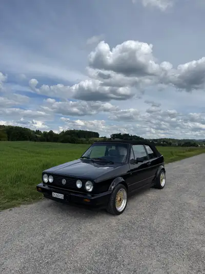 VW Golf 1 Cabriolet 1990 — Classique décapotable, moteur 1.8L essence — vue extérieure