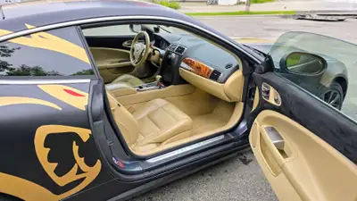Jaguar XK 4.2 V8 2006 — Coupé sportif britannique, contrôle technique frais — intérieur