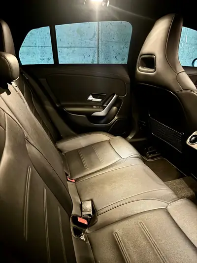 Mercedes-Benz CLA 200 Progressive — Élégance compacte et efficacité énergétique — dashboard