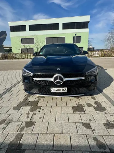 Mercedes-Benz CLA 200 Progressive — Élégance compacte et efficacité énergétique — interior