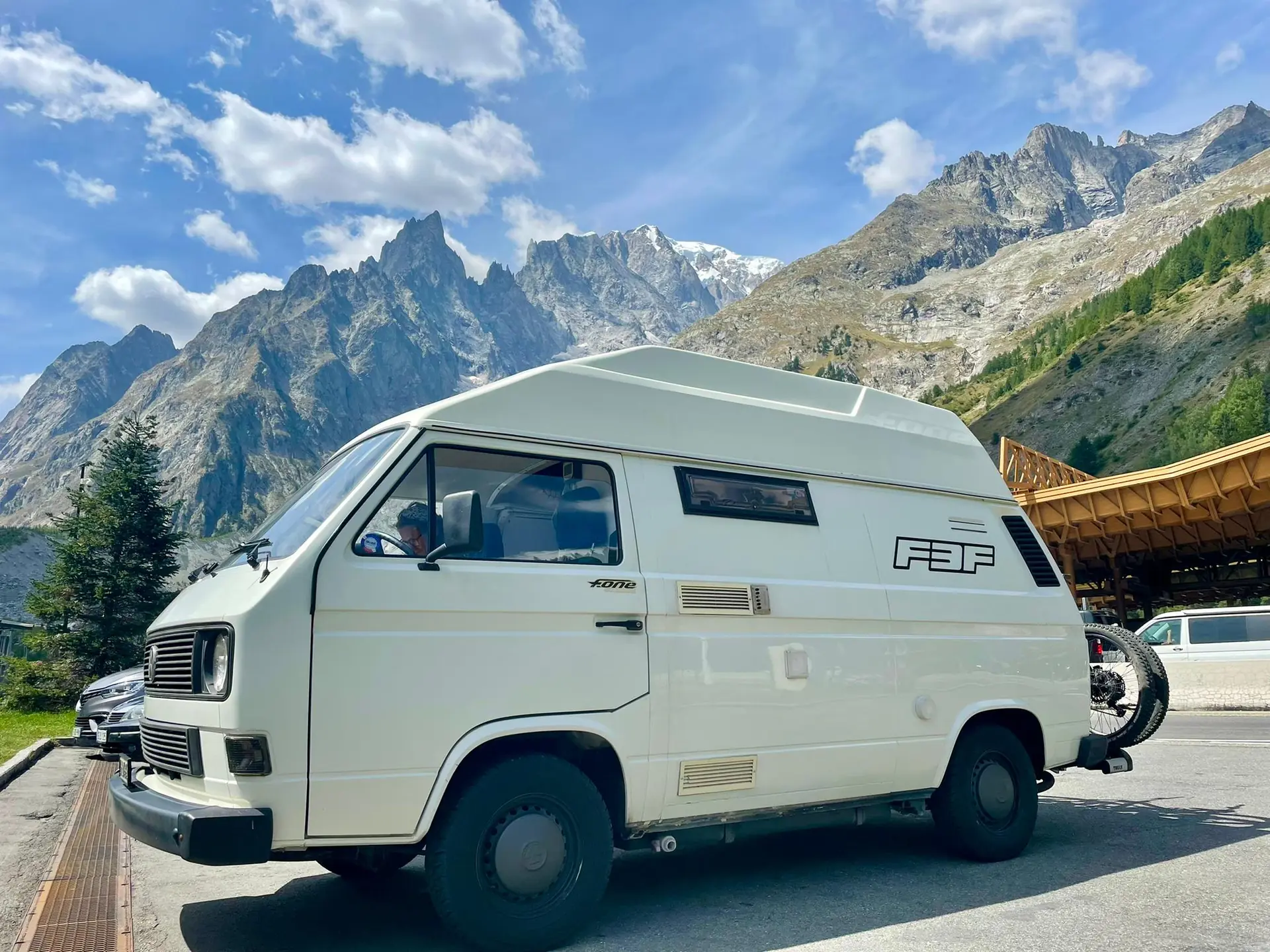 VW T3 Typ 2 1990 — Légende du camping-car, moteur 2.1L fiable — Außenansicht