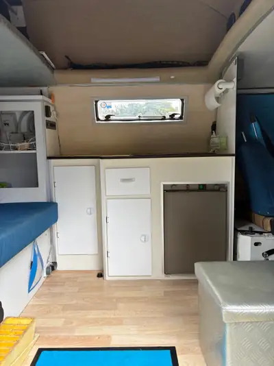 VW T3 Typ 2 1990 — Légende du camping-car, moteur 2.1L fiable — Innenraum