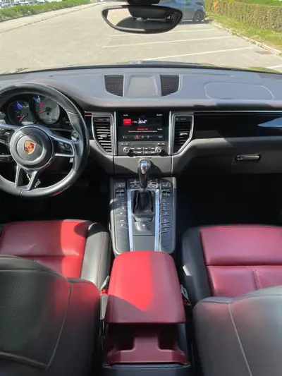 Porsche Macan PDK S — SUV sportif premium, 340 ch et seulement 157'000 km — tableau de bord