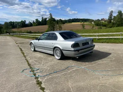 BMW 740i V8 — Berline de prestige youngtimer, moteur 286 ch et révision complète — interni