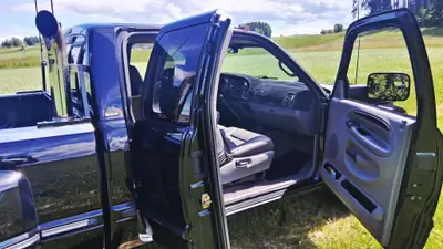 DODGE Ram 3500 Dually — Mastodonte américain 7.0L, 300 ch, transmission manuelle — Armaturenbrett