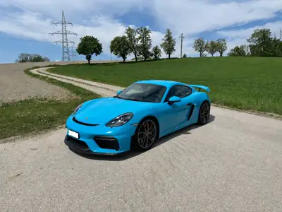 Porsche 718 Boxster GT4 — Roadster haute performance, 420 ch et boîte manuelle — vue extérieure