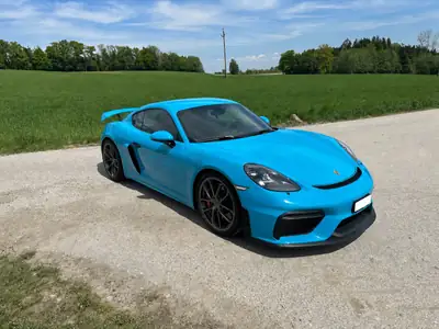 Porsche 718 Boxster GT4 — Roadster haute performance, 420 ch et boîte manuelle — côté