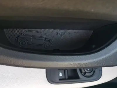 Fiat 500 La Prima by Bocelli — Cabriolet électrique chic, 2'080 km seulement — Miniatura 11