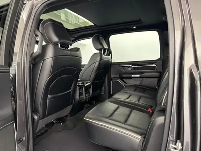 Dodge Ram 1500 3.0 EcoDiesel Laramie — Pick-up premium, première main, entretien complet — Thumbnail 7