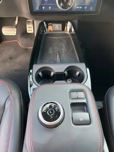 Ford Mustang MACH-E Premium RWD 88 kWh — SUV électrique haute performance, 21000 km seulement — Miniatur 9