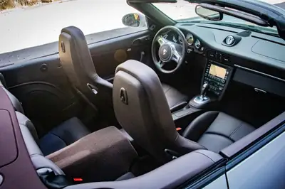 Porsche 911 Cabrio Turbo PDK — 500 ch, cabriolet mythique, 49 500 km seulement — Miniatur 8