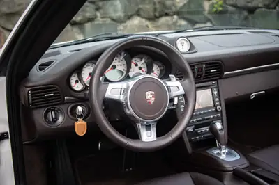 Porsche 911 Cabrio Turbo PDK — 500 ch, cabriolet mythique, 49 500 km seulement — Miniatur 11