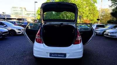 Hyundai i30 1.6 Style — Compacte fiable de 2009, motorisation essence 126 ch — Miniature 7
