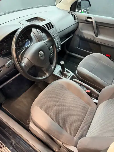 VW Polo 1.2 12V Comfortline — Citadine fiable, grand service récent et pneus neufs — detail