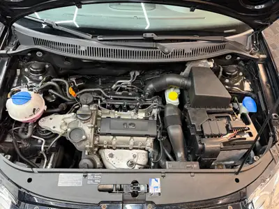 VW Polo 1.2 12V Comfortline — Citadine fiable, grand service récent et pneus neufs — Thumbnail 12