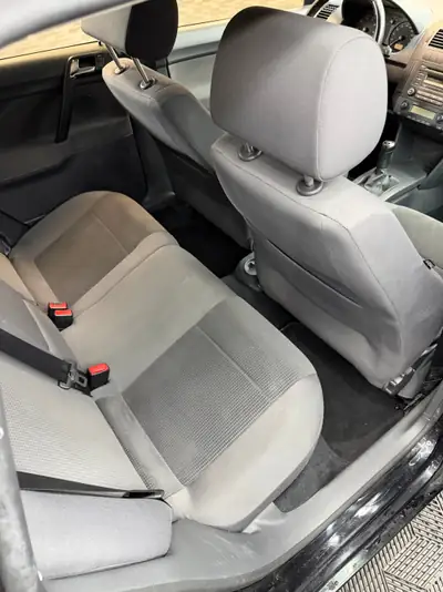 VW Polo 1.2 12V Comfortline — Citadine fiable, grand service récent et pneus neufs — Thumbnail 10