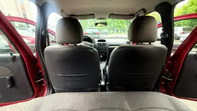 Renault Clio 1.2 16V Air 2004 — Citadine fiable sans accident, entretien économique — Miniature 7