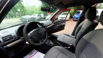 Renault Clio 1.2 16V Air 2004 — Citadine fiable sans accident, entretien économique — Miniature 9