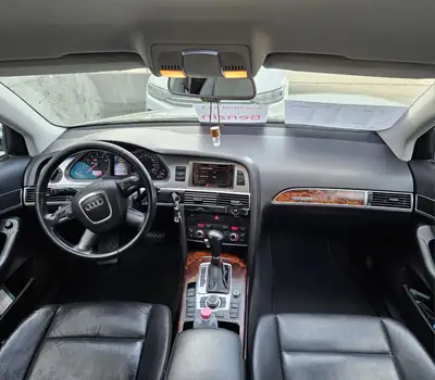 Audi A6 3.2 V6 FSI Quattro — Break élégant, motorisation puissante et traction intégrale — tableau de bord