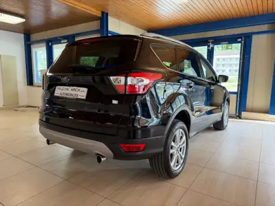 Ford Kuga 2.0 TDCi Trend+ 4WD — SUV robuste, 4x4 intégral et faible kilométrage — Miniature 9