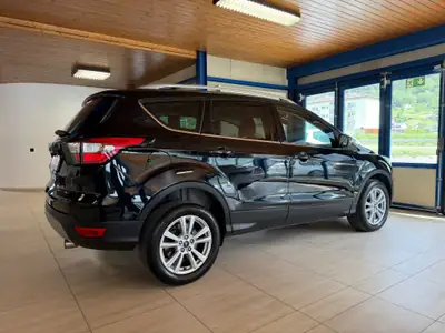 Ford Kuga 2.0 TDCi Trend+ 4WD — SUV robuste, 4x4 intégral et faible kilométrage — Miniature 10