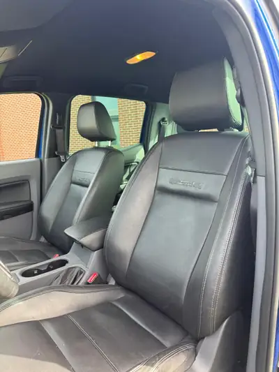 Ford Ranger Wildtrak 3.2 TDCi 4x4 — Pick-up premium, 48 400 km, sans sinistre — Miniature 12