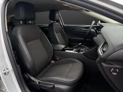 Opel Insignia 2.0 CDTI Sports Tourer — Break diesel fiable, entretien à jour — Miniatura 9