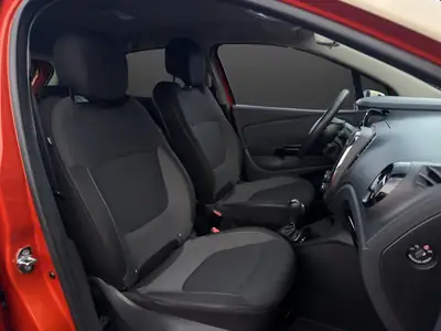 Renault Captur 1.2 T 120 ch — Citadin urbain pétillant, révision Renault incluse — Miniatur 9