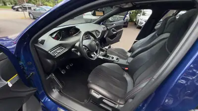 Peugeot 308 1.6 THP GT — Compacte dynamique 205 ch, essence & finition premium — Miniature 11