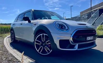 MINI Clubman 2.0i John Cooper Works ALL4 — Sportive polyvalente, 231 ch et transmission automatique — cruscotto