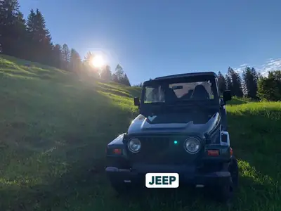 Jeep Wrangler 4.0 Sahara Hard Top — Légende 4x4 des années 90, châssis robuste — détail