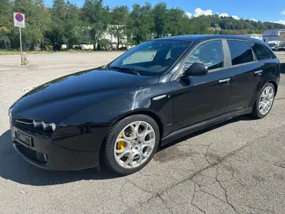 Alfa Romeo 159 SW 1.8 TBi 200 ch — Motorisation révisée, break élégant — vue extérieure