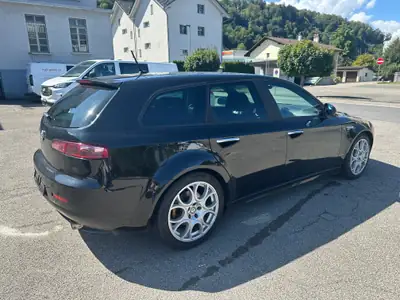Alfa Romeo 159 SW 1.8 TBi 200 ch — Motorisation révisée, break élégant — détail