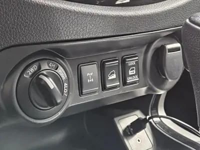 Nissan Navara 2.3 dCi Double Cab Tekna — Pickup robuste, entretien frais, 8 pneus inclus — Miniatur 10