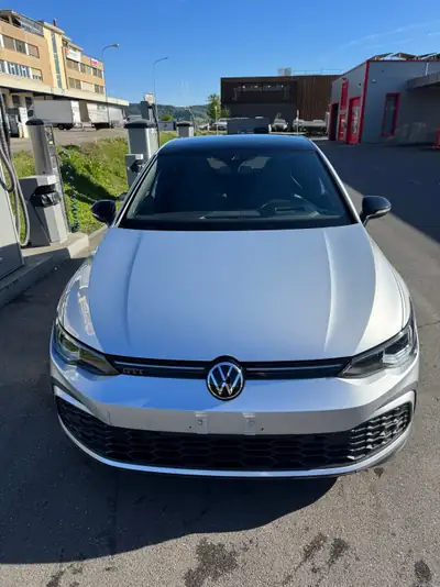 VW Golf 8 GTI 2.0 TSI — Sportive mythique, boîte manuelle, 245 ch — côté