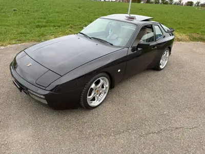 Porsche 944 2.5 Turbo 1987 — Coupé sportif mythique, moteur turbo 220 ch — vista esterna