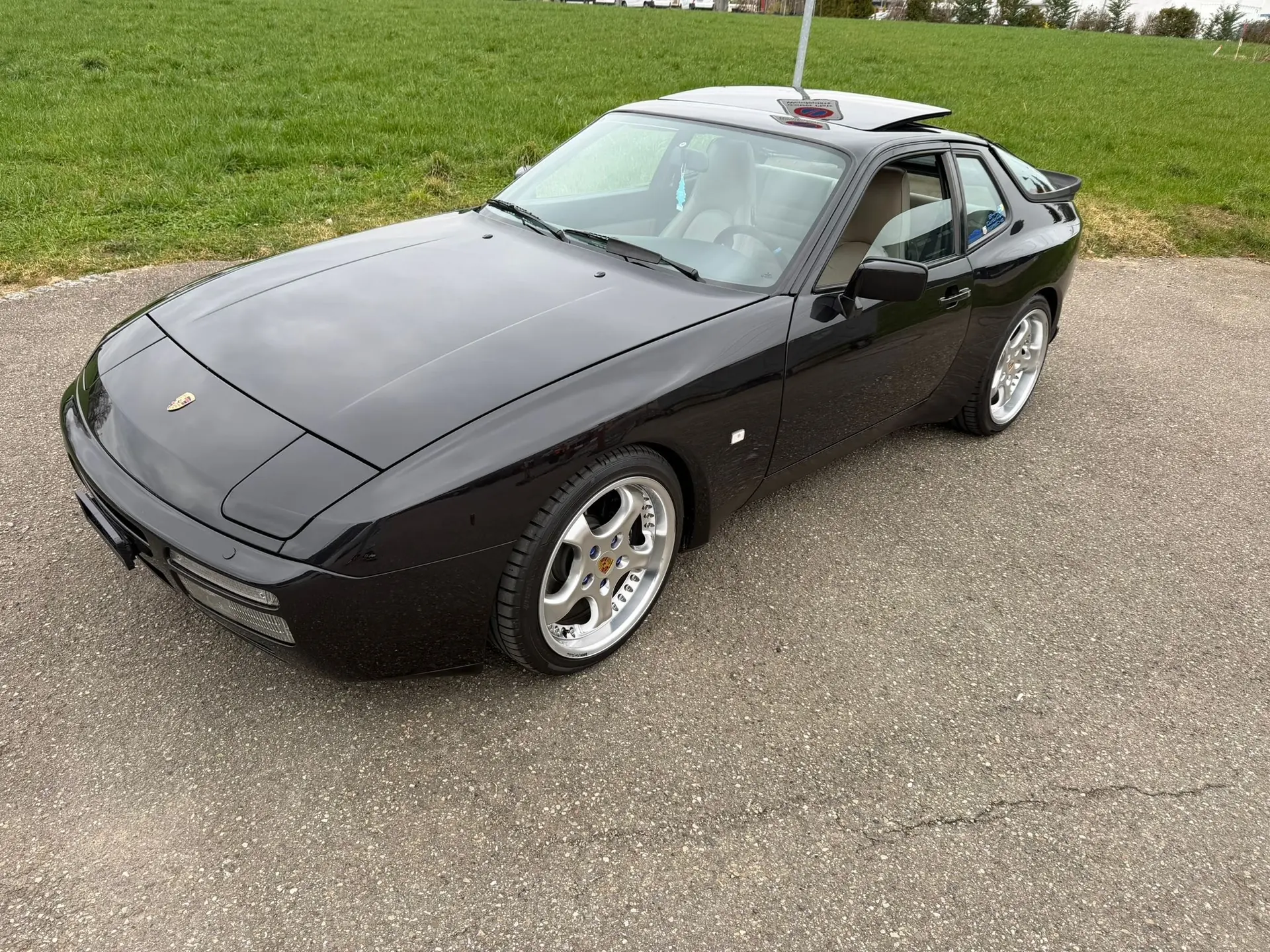 Porsche 944 2.5 Turbo 1987 — Coupé sportif mythique, moteur turbo 220 ch — vista esterna