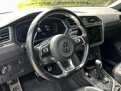 VW Tiguan 2.0 TDI SCR Highline 4Motion — SUV compact robuste, 240 ch, 4×4 intelligent — vista posteriore