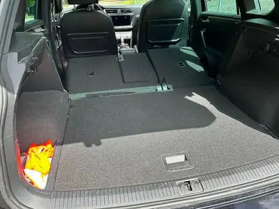 VW Tiguan 2.0 TDI SCR Highline 4Motion — SUV compact robuste, 240 ch, 4×4 intelligent — Miniatura 9
