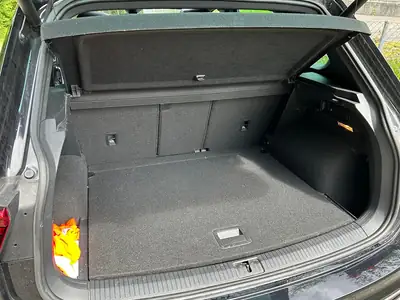 VW Tiguan 2.0 TDI SCR Highline 4Motion — SUV compact robuste, 240 ch, 4×4 intelligent — Miniatura 8