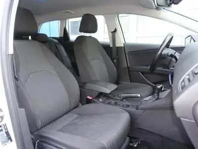 SEAT Leon ST 1.6 TDI Style DSG — Break diesel économique, 239 000 km, sans sinistre — Thumbnail 10