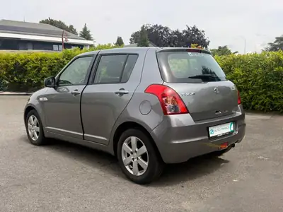 Suzuki Swift 1.3i 16V GL — Citadine fiable et économique, sans accident — intérieur