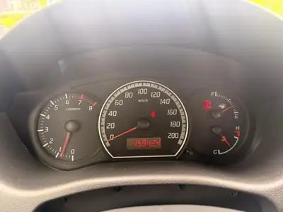 Suzuki Swift 1.3i 16V GL — Citadine fiable et économique, sans accident — Miniature 9