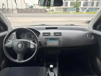 Suzuki Swift 1.3i 16V GL — Citadine fiable et économique, sans accident — Miniature 12